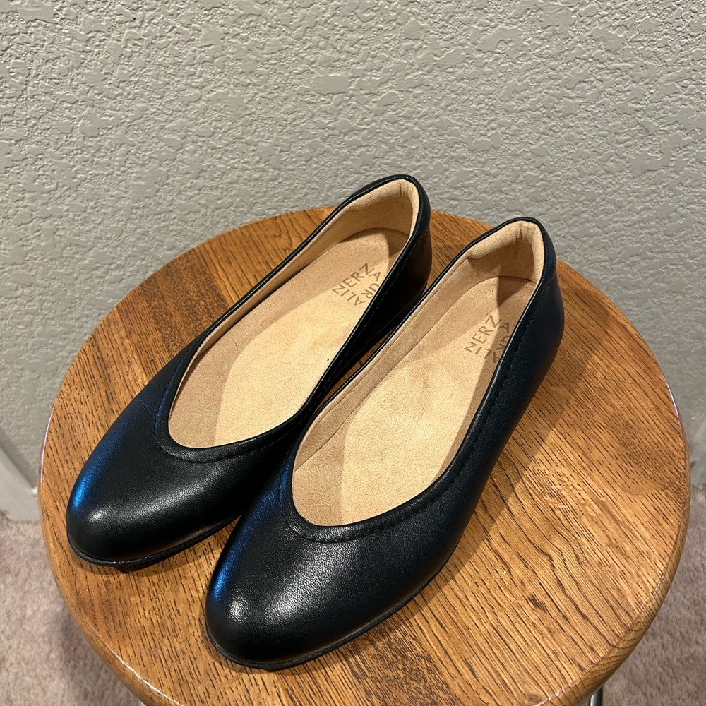 Naturalizer Black Leather Loafers